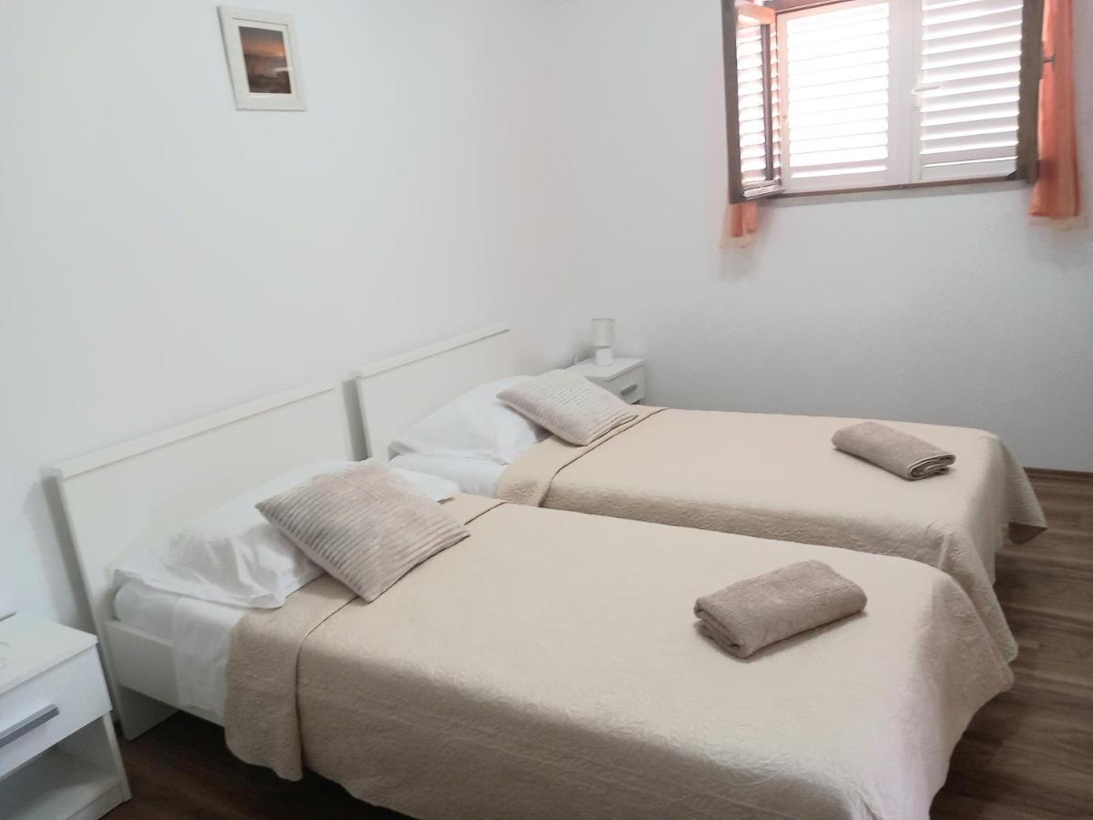 Studio Apartment Novak Cilipi Luaran gambar